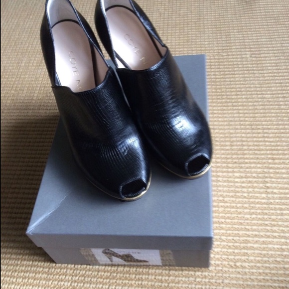 Coye Nokes Black Ankle Booties Size 7 - Picture 3 of 3